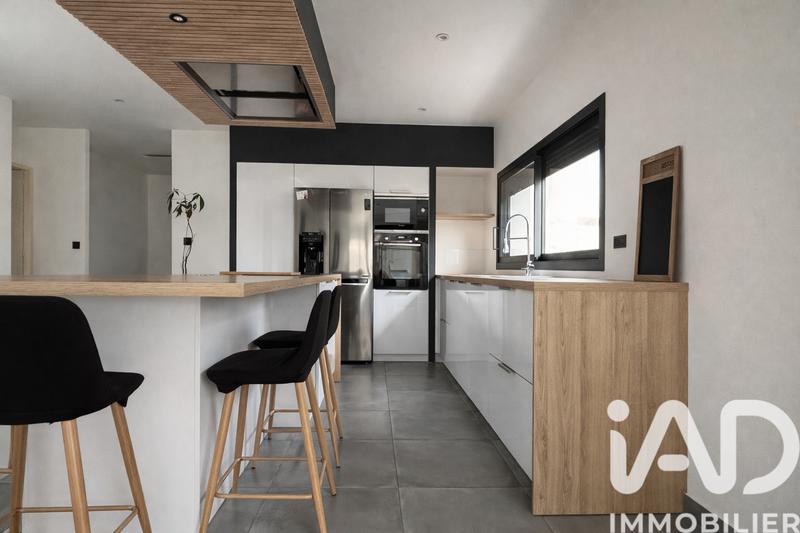 Maison - 122 m² - 5 pièces