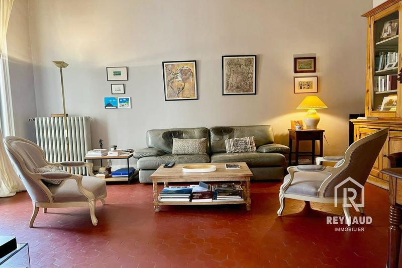 Maison - 380 m² - 10 pièces