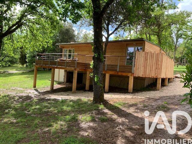 Maison - 1 000 m² - 30 pièces