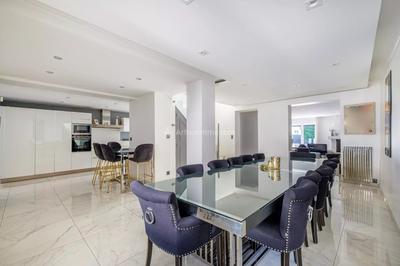 Maison - 150 m² - 6 pièces