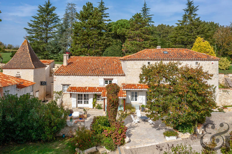 Maison - 200 m² - 7 pièces