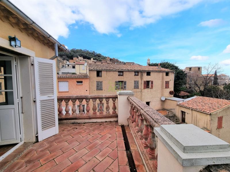 Maison ancienne - 321 m² - 13 pièces