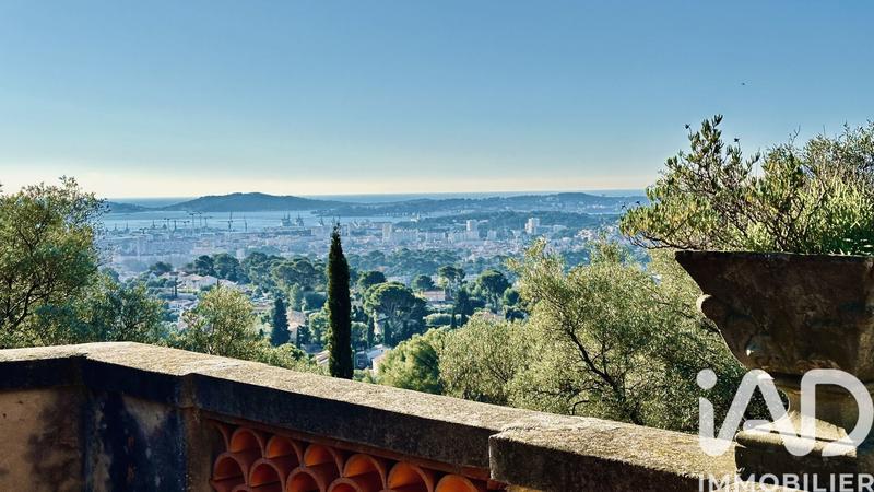 Maison - 292 m² - 11 pièces