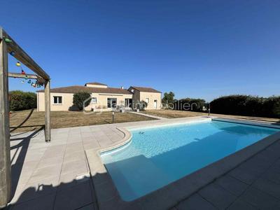 Maison - 159 m² - 6 pièces