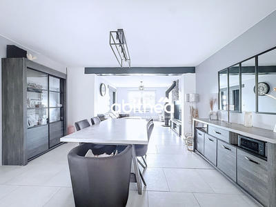 Maison - 105 m² - 5 pièces