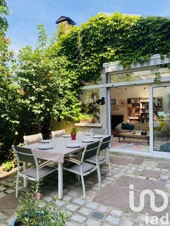 Maison - 258 m² - 8 pièces