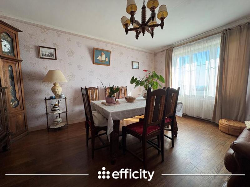 Maison - 117 m² - 7 pièces