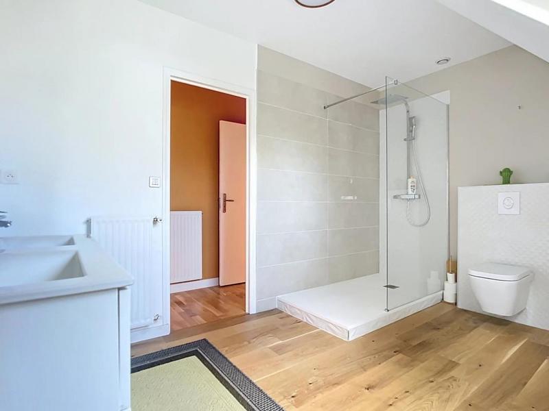 Maison - 198 m² - 7 pièces