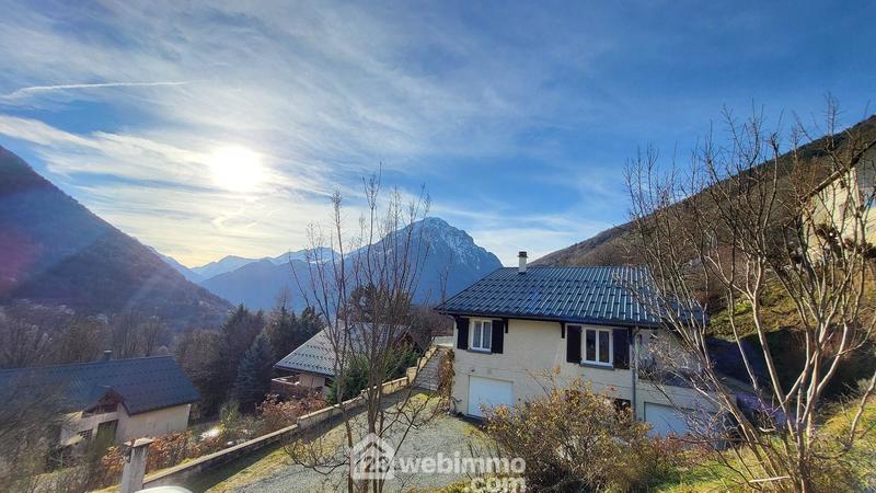 Maison - 238 m² - 7 pièces