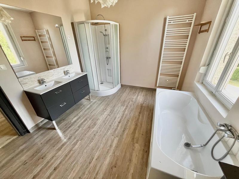 Maison ancienne - 141 m² - 8 pièces