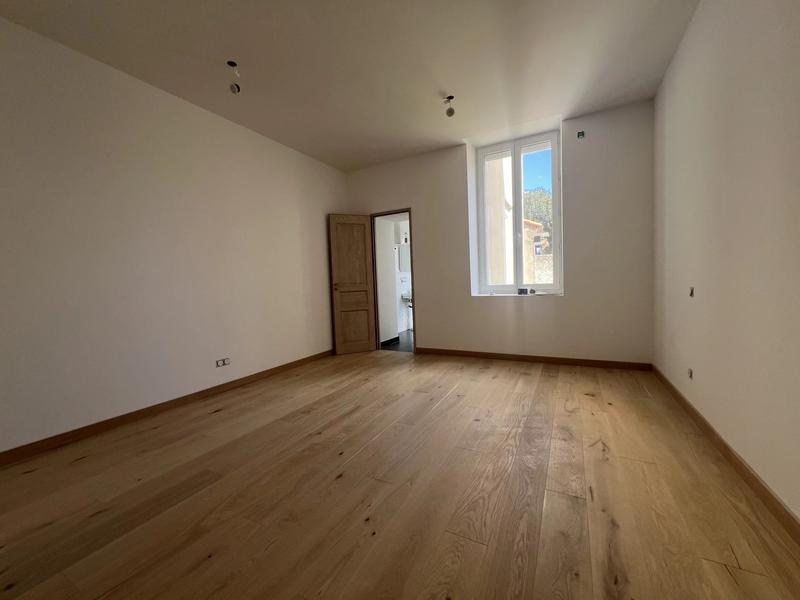 Appartement - 168 m² - 5 pièces