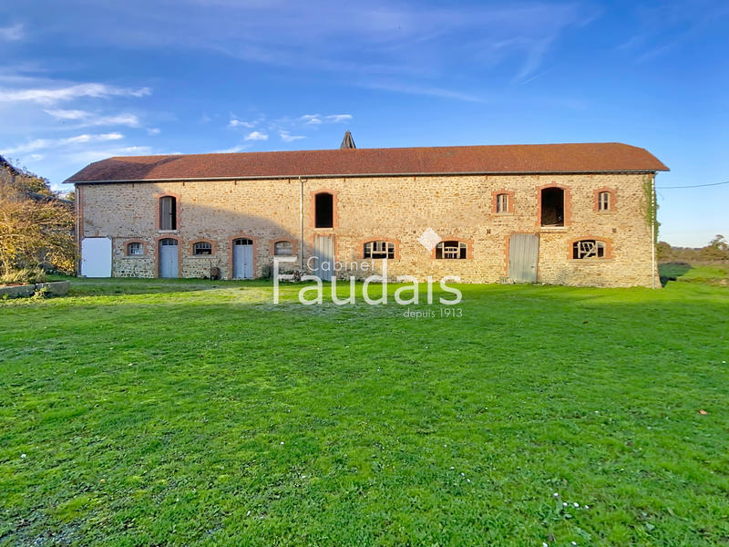 Maison - 382 m² - 13 pièces