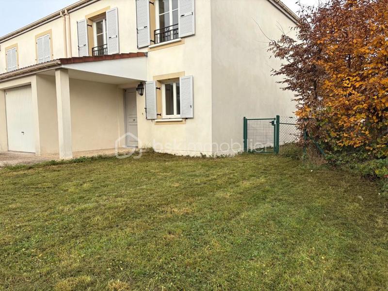Maison - 94 m² - 5 pièces