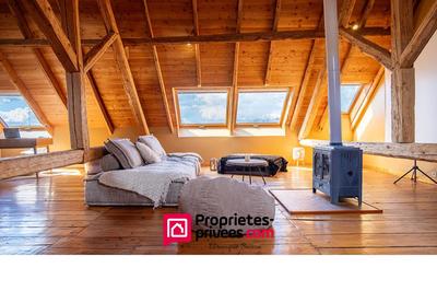 Maison - 210 m² - 8 pièces