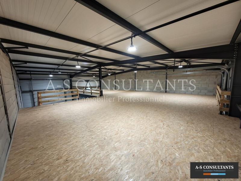 Local d'activité / Entrepôt - 349 m²