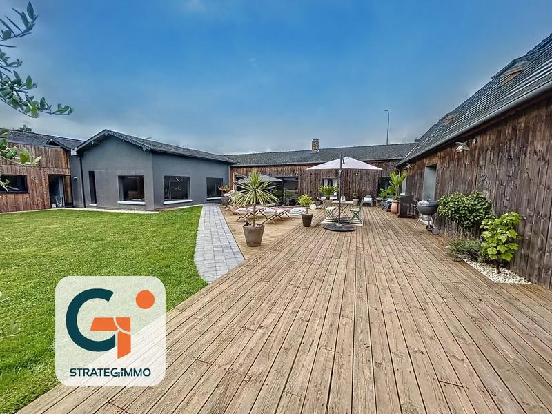 Maison - 240 m² - 7 pièces