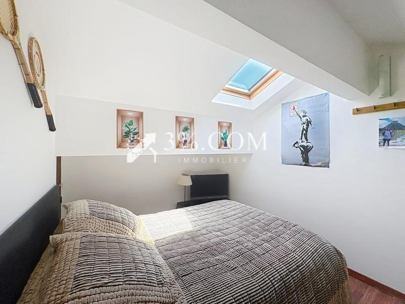 Maison - 185 m² - 9 pièces