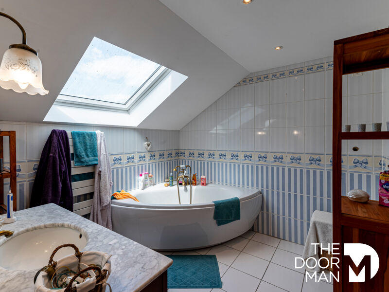 Maison - 183 m² - 6 pièces