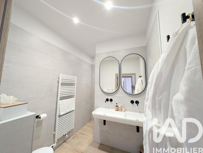 Maison - 370 m² - 6 pièces