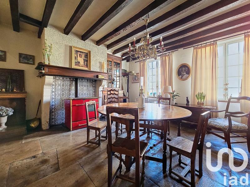 Maison - 240 m² - 8 pièces