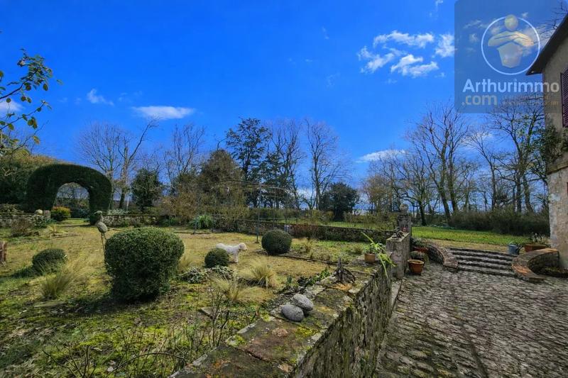 Maison - 150 m² - 5 pièces