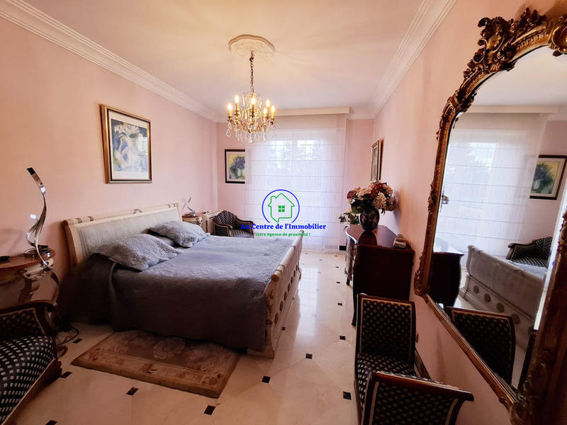 Appartement - 143 m² - 5 pièces