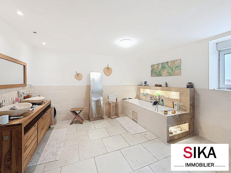 Maison - 194 m² - 5 pièces