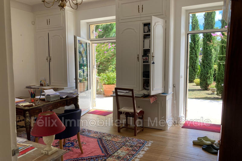 Maison - 240 m² - 6 pièces