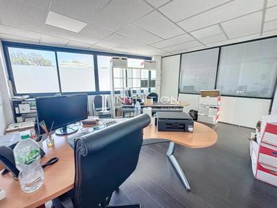 Local commercial - 78 m² - 4 pièces