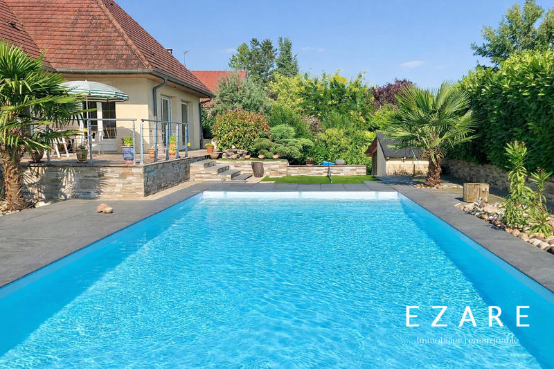 Maison - 230 m² - 8 pièces