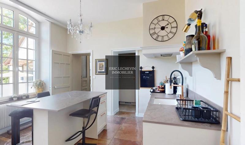 Château - 350 m² - 10 pièces