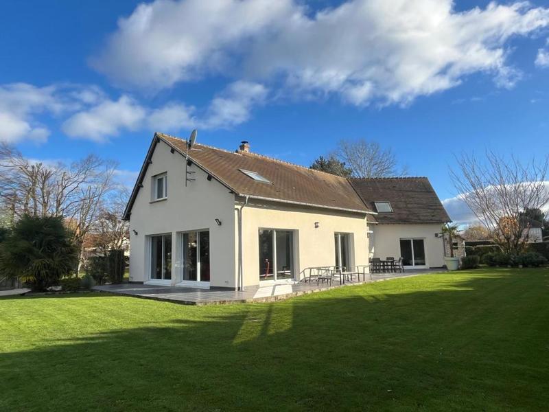 Maison - 200 m² - 7 pièces