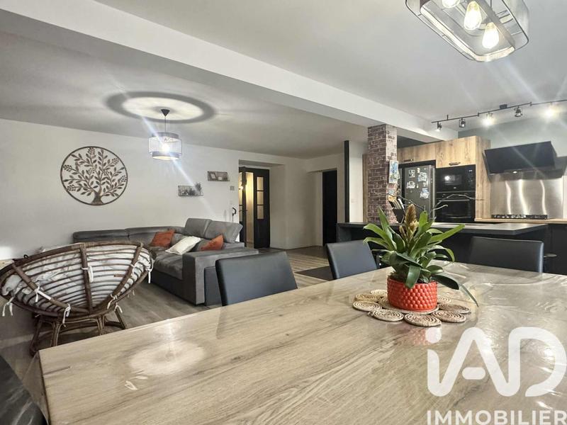 Maison - 223 m² - 7 pièces