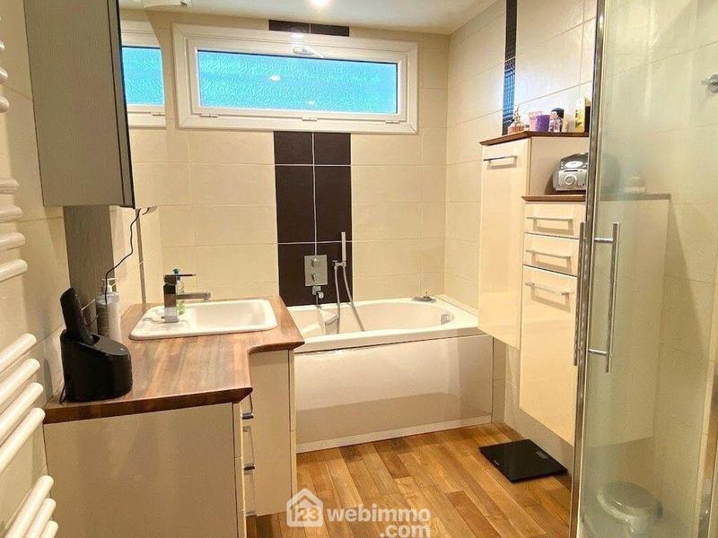 Maison - 140 m² - 6 pièces