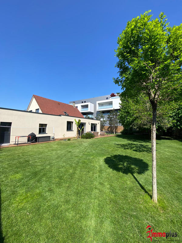 Maison - 200 m² - 8 pièces