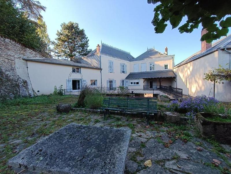 Maison - 278 m² - 14 pièces