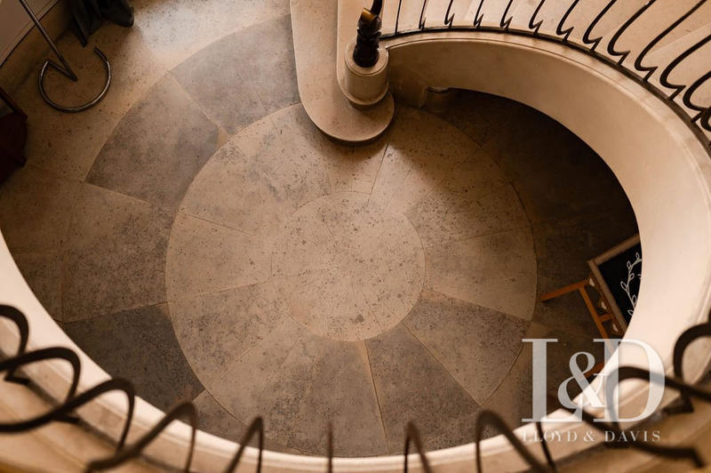 Château - 600 m² - 18 pièces