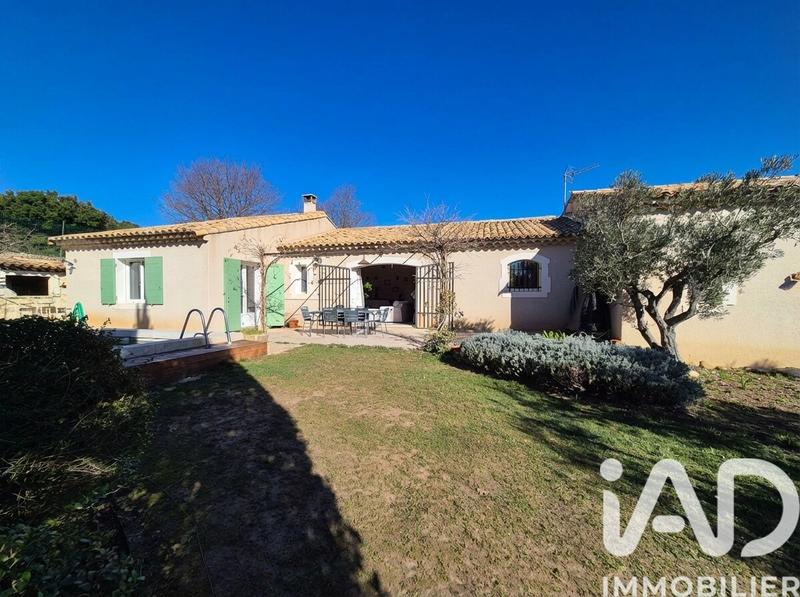 Maison - 230 m² - 8 pièces