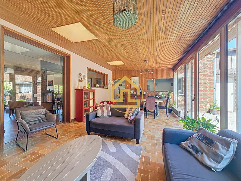 Maison - 212 m² - 7 pièces