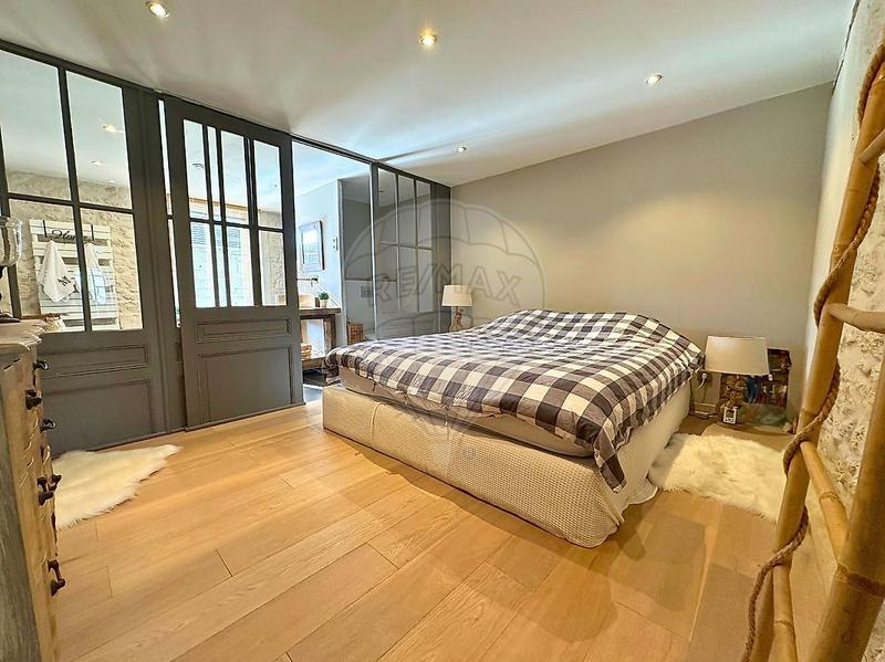 Maison - 163 m² - 7 pièces