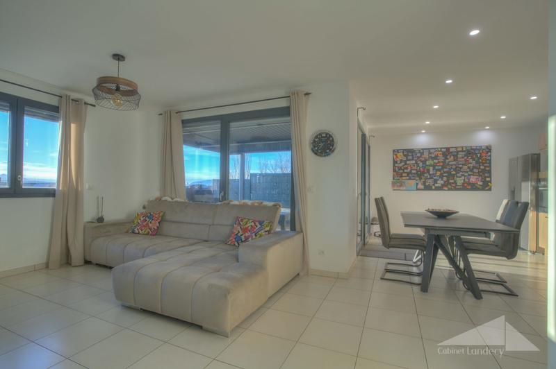 Villa - 107 m² - 4 pièces