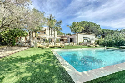 Villa - 308 m² - 8 pièces