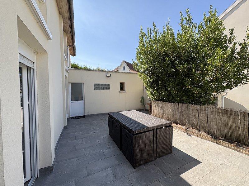 Maison - 95 m² - 4 pièces