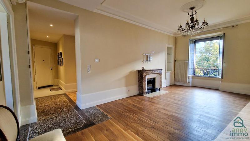 Appartement - 84 m² - 3 pièces