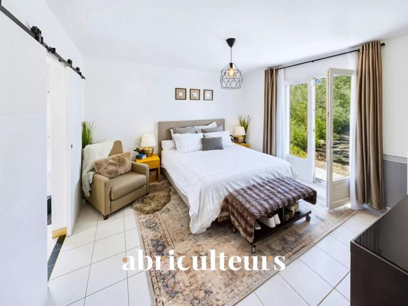 Villa - 261 m² - 12 pièces