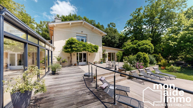 Maison ancienne - 275 m² - 7 pièces