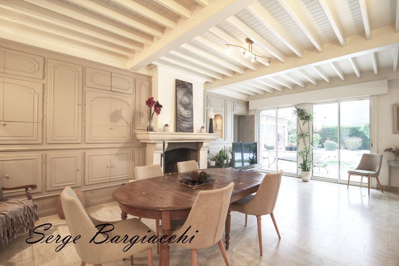 Maison - 336 m² - 12 pièces