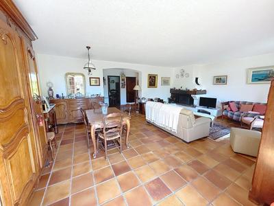 Maison - 177 m² - 7 pièces