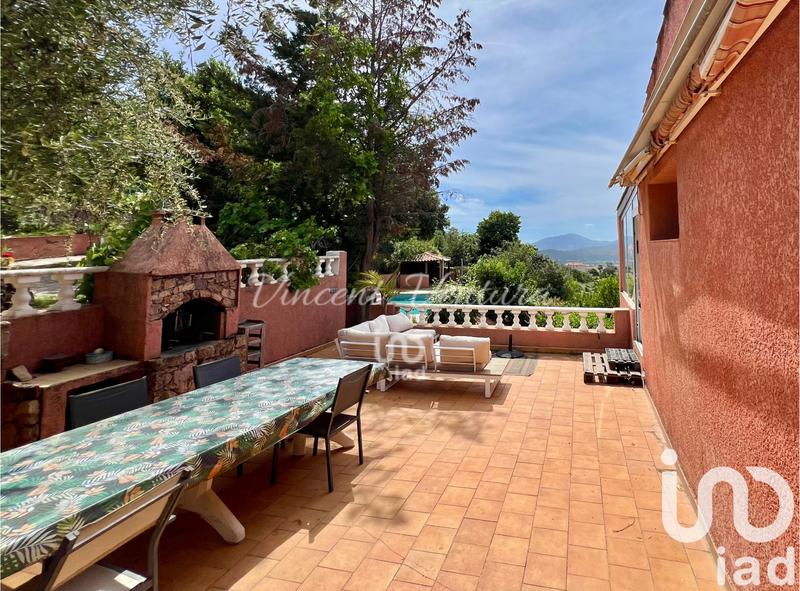 Maison - 216 m² - 8 pièces