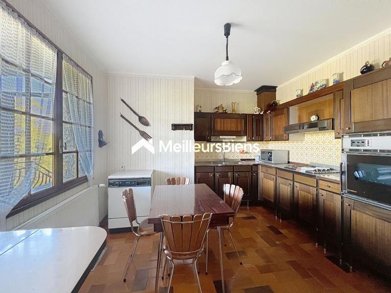 Maison - 148 m² - 9 pièces